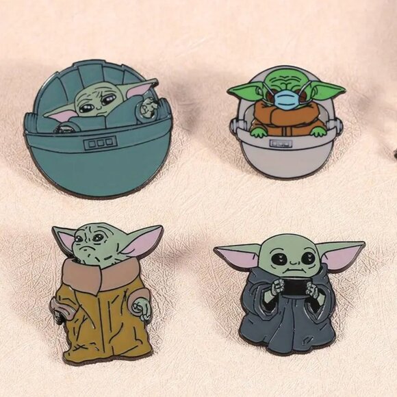 SET OF 4! Star Wars Baby Yoda Lapel Hat Pin Set Mandalorian Vintage - Picture 9 of 15
